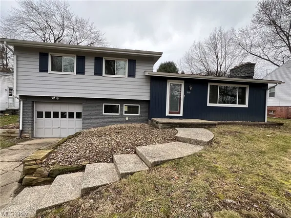 2100 S Schenley Ave, Youngstown, OH 44511