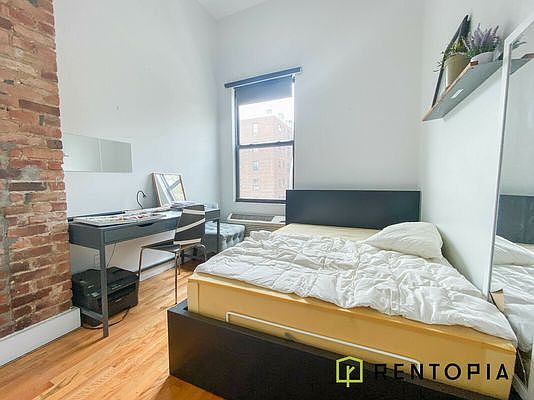 4th image of 527 Marcy Ave #3