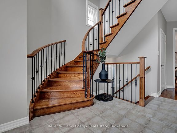 4th image of 7 Jarrow Cres