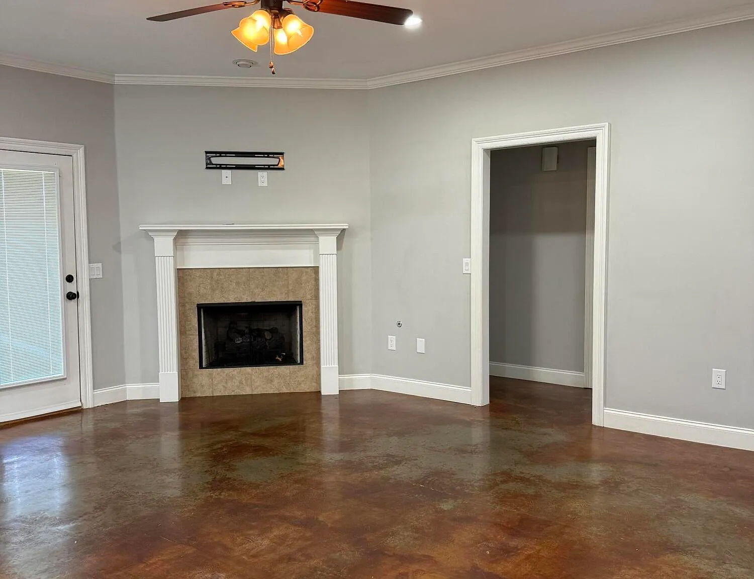 3 bed, 2.0 bath, 1488 sqft, $2,495 — Photo 3