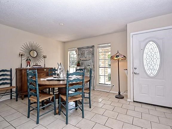 4th image of 6903 Whispering Oaks Dr