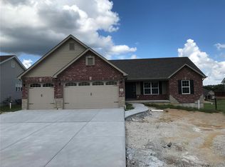 1607 Sugar Creek Dr, Festus, MO 63028