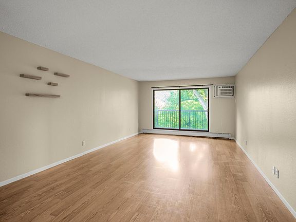 3rd image of 4 Pine Tree Dr APT 321