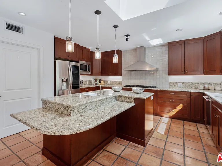 11940 Westminster Ave — Photo 16