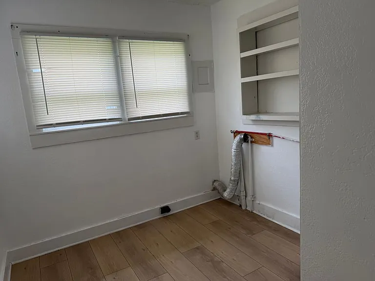 813 S Lillian Ave — Photo 5