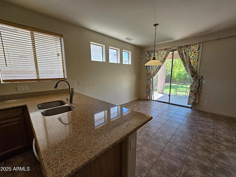 223 W Pelican Dr — Photo 10
