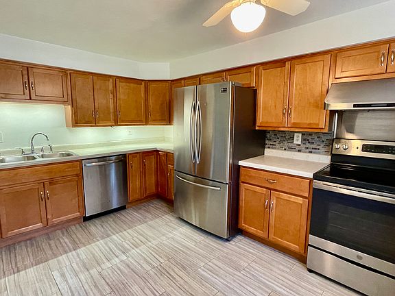 3rd image of 906 Academy Heights Dr #906