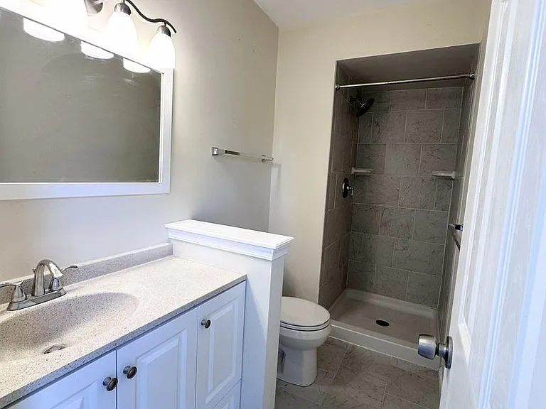 509 Bowling Green Ct — Photo 23