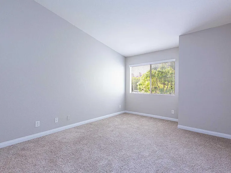 Elan Overlook Laguna Apartments — Photo 30