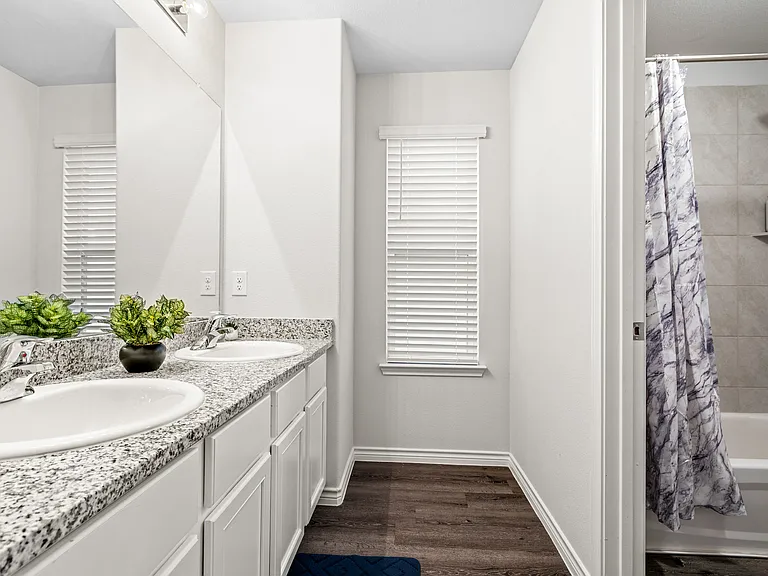5541 Topwater Trl — Photo 31