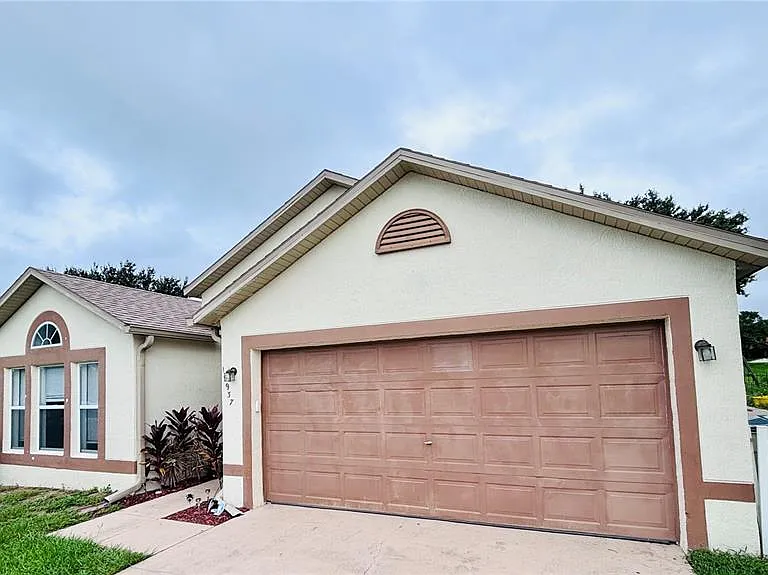 15937 Wilkinson Dr — Photo 1