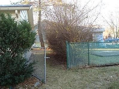 4th image of 911 Central Park Dr