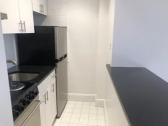 Rented by Metropolis Real Estate of Manhattan