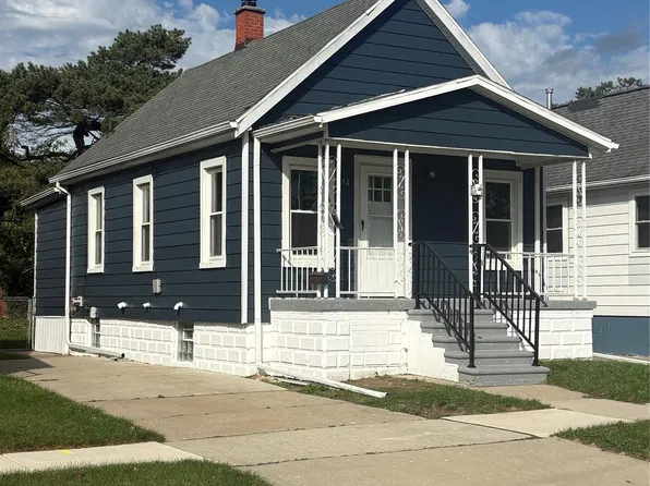 454 Bondie St, Wyandotte, MI 48192