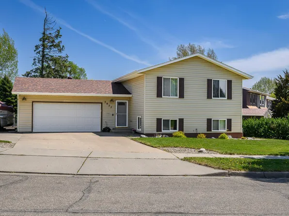 3827 Renee Dr, Bismarck, ND 58503