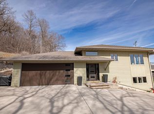 199 Tree Tops Ln, Winona, MN 55987