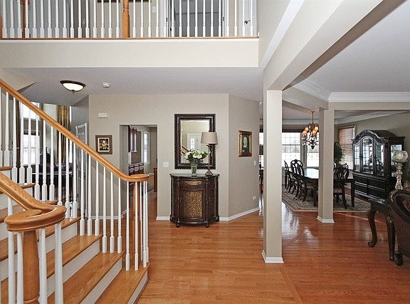 2nd image of 16 Tournament Dr S