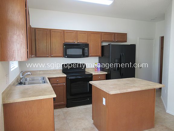 3rd image of 464 N 168th Dr