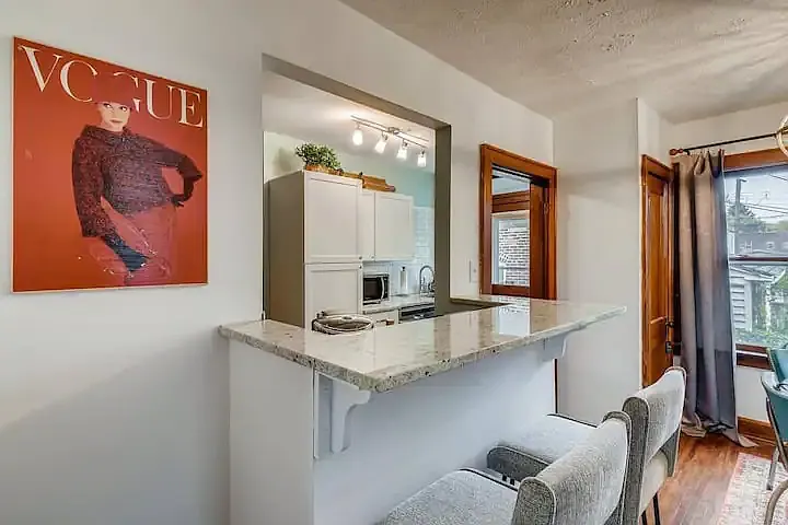 1472 Hamlet St — Photo 5