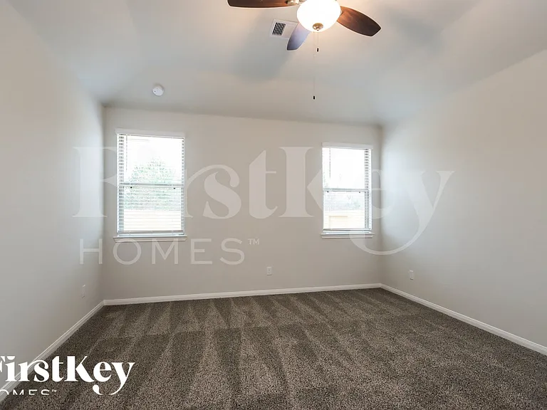 11024 Patriot Ct — Photo 8