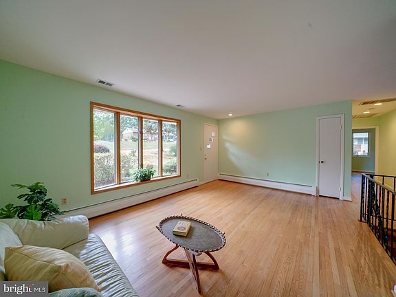 4th image of 10710 E Crestview Ln