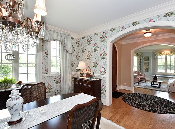 3rd image of 1831 W Salisbury Ln