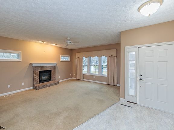 4th image of 11163 Butternut Ln