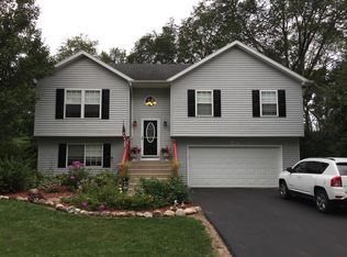 N1147 Park Rd, Genoa City, WI 53128