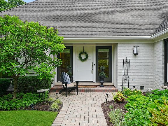 2nd image of 733 Charlemagne Dr