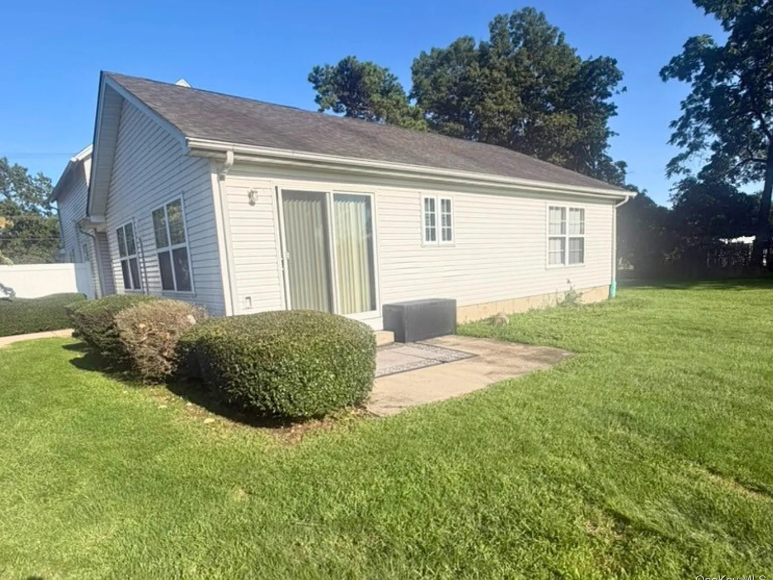 2 bed, 1.0 bath, $2,950 — Photo 2