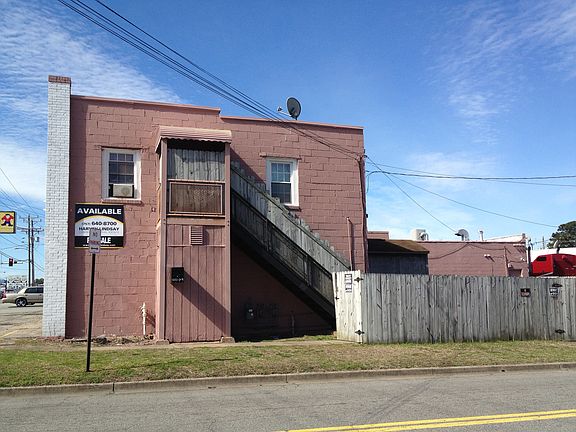 5th image of 4000 Turnpike Rd