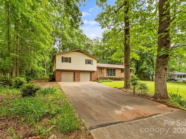 1090 McAlway Ct, Newton, NC 28658