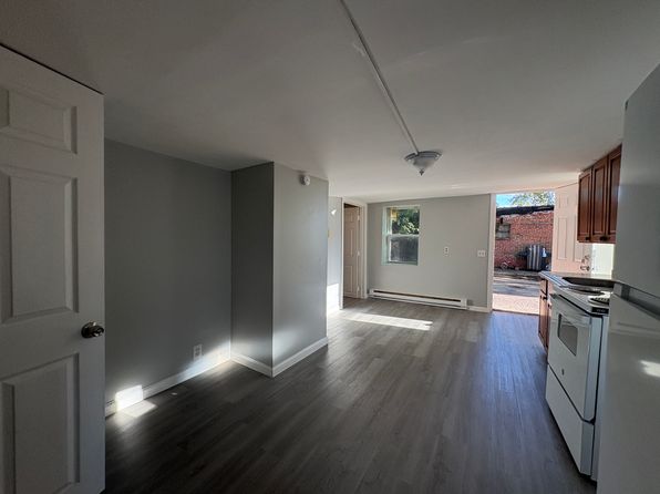71 Elizabeth St #BASEMENT
