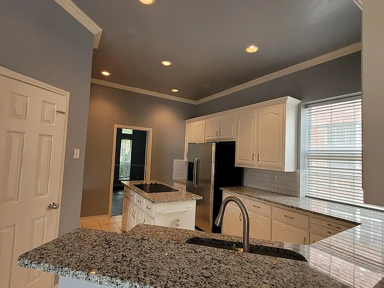 2632 Shadow Hill Ln — Photo 7