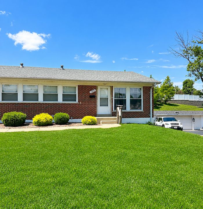 1st image of 10933 Brookings Dr