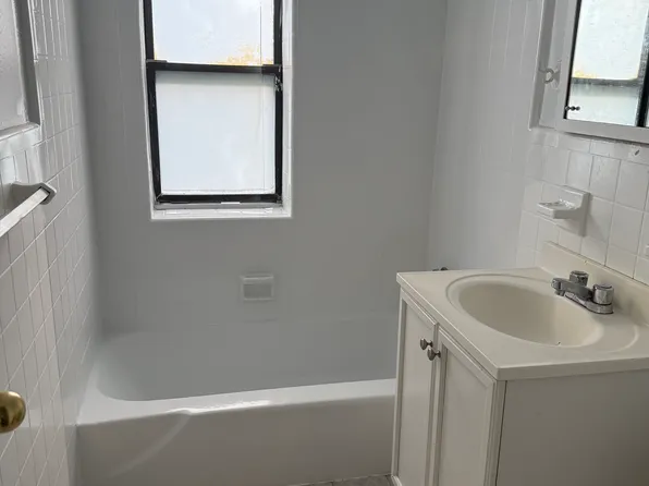 2375 Hudson Terrace image 11 of 14