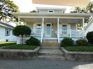 422 Daggett Ave, Pawtucket, RI 02861