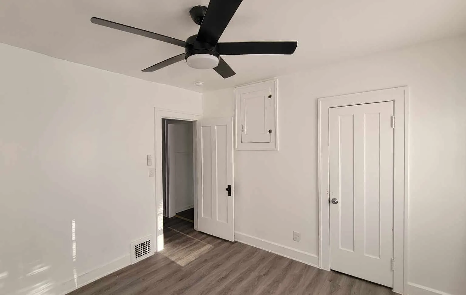2 bed, 850 sqft, $1,350 — Photo 1