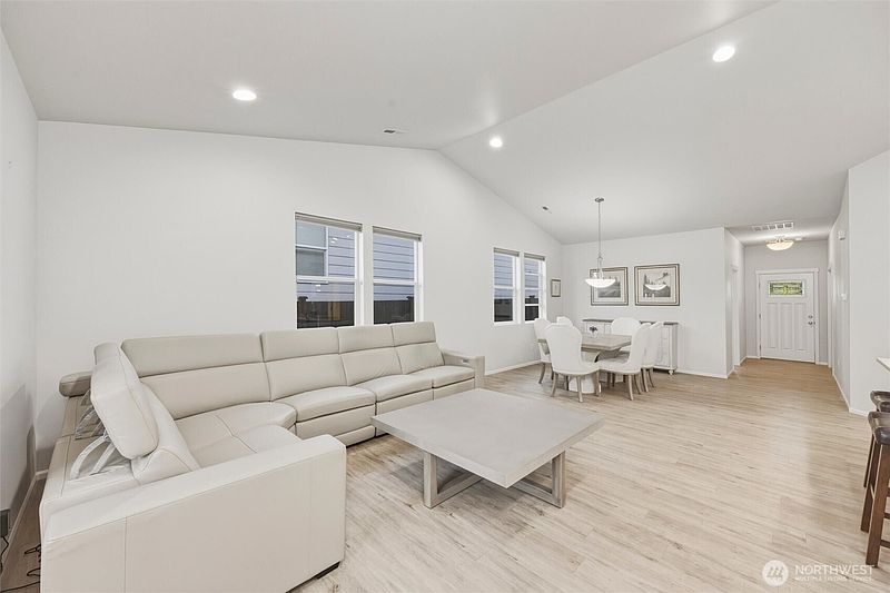 5th image of 4681 Sierra Street