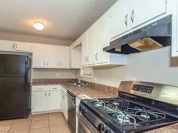 5th image of 2979 Lakeridge Dr SE