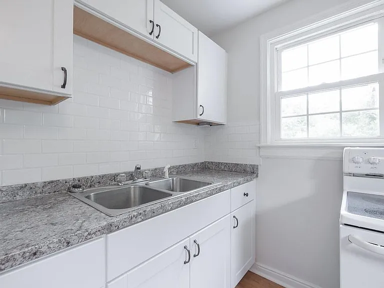 6408 W Grace St — Photo 14