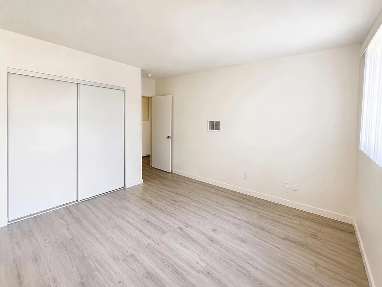 6819 Laurel Canyon Blvd #18 — Photo 9