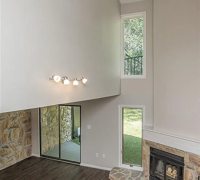 9972 Fairway Villas Ln — Photo 2