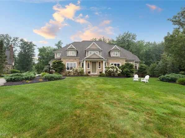 4822 Snow Blossom Ln, Brecksville, OH 44141