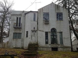 138 Baker Hill Rd, Great Neck, NY 11023