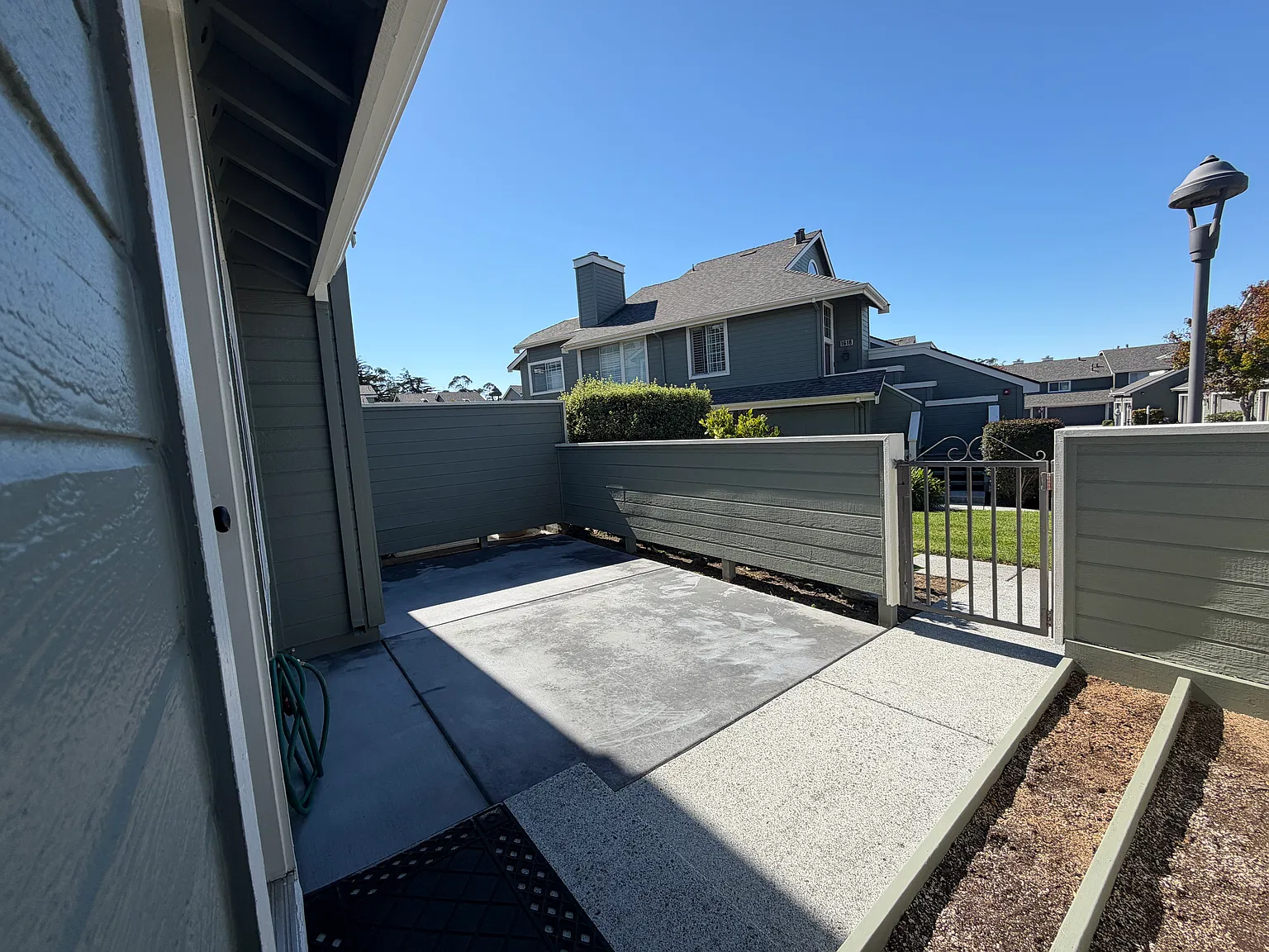 2 bed, 2.5 bath, 1232 sqft, $3,900 — Photo 4
