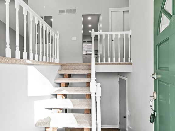 5th image of 15416 Westchester Cir