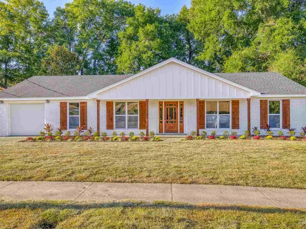 4819 Balmoral Dr, Pensacola, FL 32504