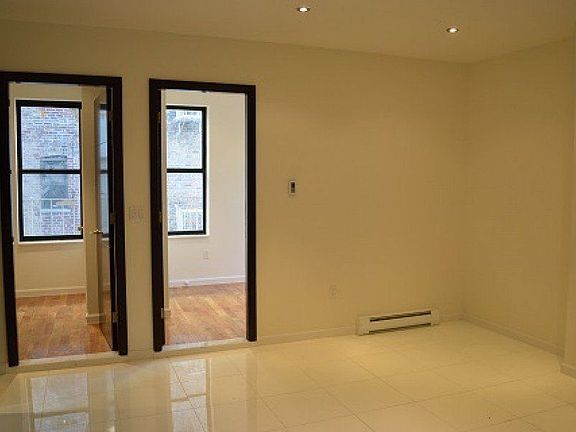 3rd image of 9 Central Park N #31