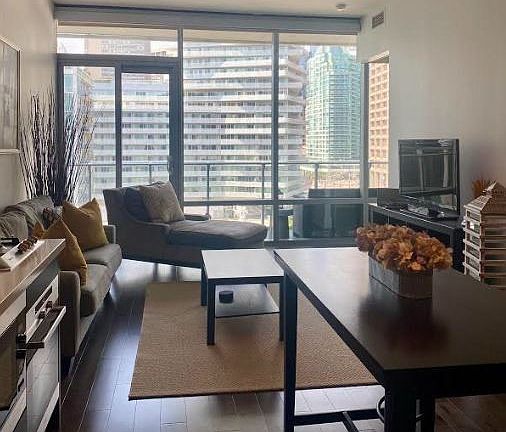 3rd image of 39 Queens Quay E #735
